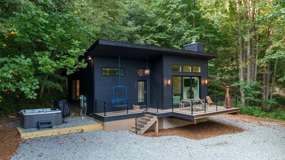 Little Bear Escape -Banner Elk, NC A modern style luxury cabin the blue ridge mountains with a south west touch of style!