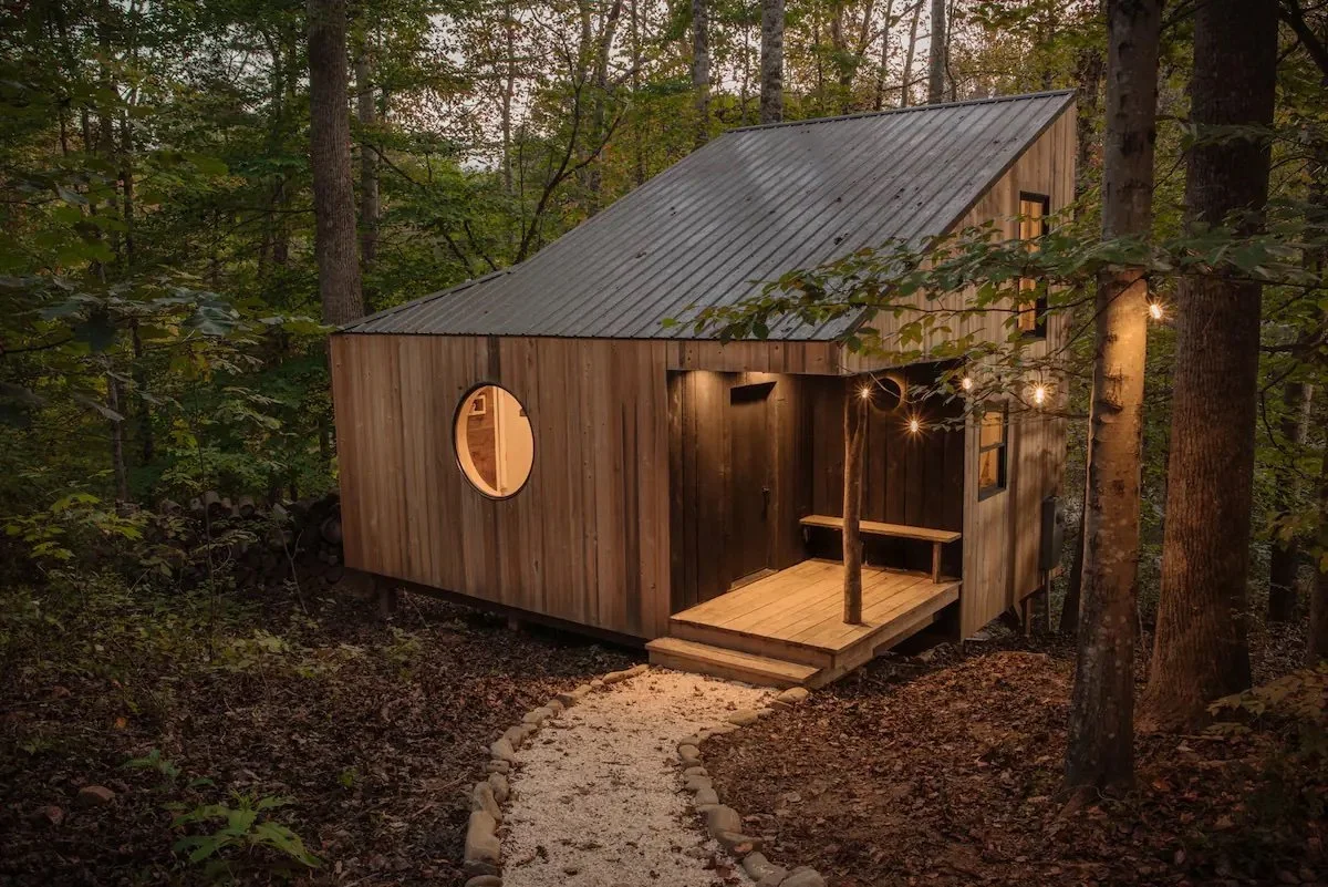 The Nook Swannanoa,NC Just about everything in this this entire home was handmade! Balconies, lofts, nooks and indoor swings are what make this cozy home so desirable, But let’s not forget the the semi enclosed outdoor tub which makes for an ultimate relaxing outdoor experience.