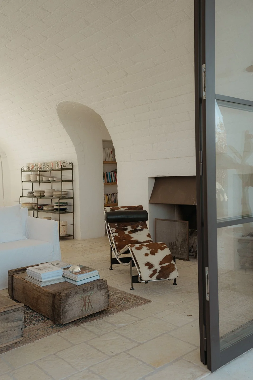 Clean, neutral space at Masseria Moroseta